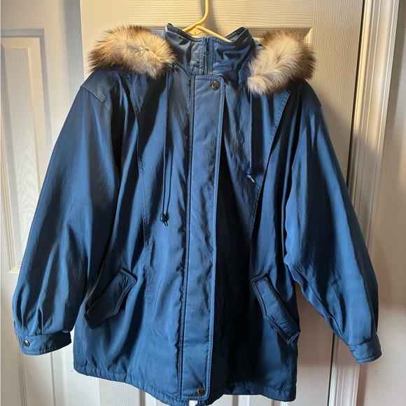 Women's Blue Ski Jacket with Faux Fur Trim (EUC) - Picture 2 of 8